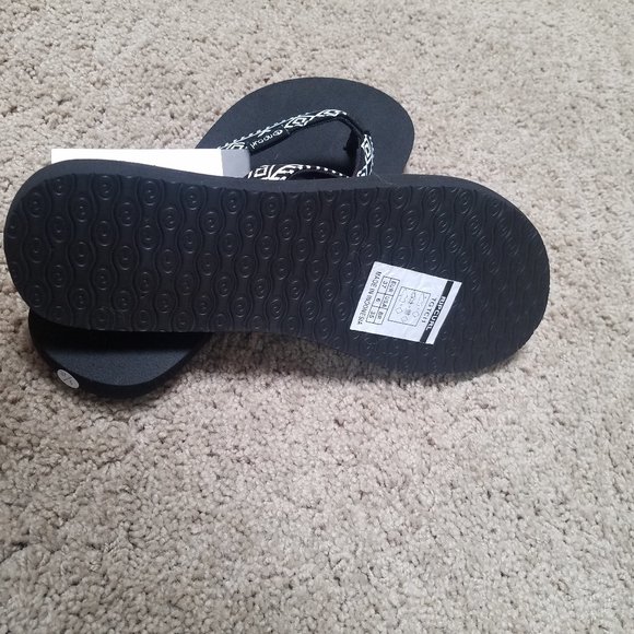 Rip Curl Sandals - Picture 4 of 4